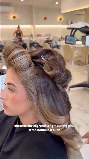 How to get bouncy, voluminous curls