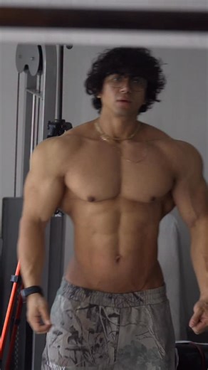 Dateconmigo curasaoooo Suplementos de @dragonpharma_llc code: DADDY Outfits de @youngla code: DADDY Accesorios de @rgmntco code: DADDY … #gym #bodybuilding #ejercicio #workout #flex | daddy.aioli