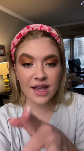 Dazzling Golden Glam: Makeup Look Tutorial#makeup #beauty #goldmakeup #glammakeup