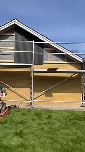 833K views · 642 reactions | Transformez votre maison avec les panneaux extérieurs AluWood  Démarquez-vous avec nos panneaux extérieurs, améliorant toutes les maisons avec un luxe élégant et minimaliste. Nos panneaux mettent en valeur l'essence de l'esthétique scandinave et offrent une expression moderne et intemporelle pour toutes les façades. Conçus simplement pour une installation facile 癩 | WoodUpp | Facebook