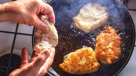 What Is Shallow Frying? (Best Oils, Foods And Frying Temperatures)