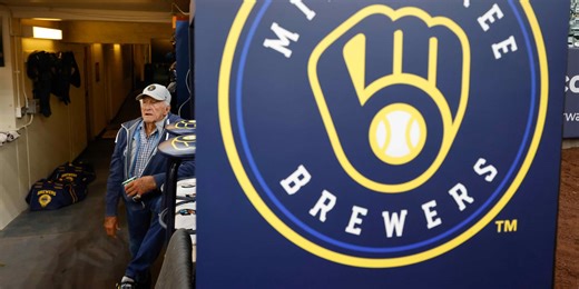 Uecker returns to booth, consoles Crew after WC loss
