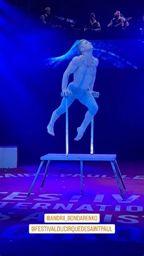 Do it. With passion. ————— ✨ Want to Learn Handstand? Let me help you! 🔥HANDSTAND BASICS,ONE ARM AND HS PRESS PROGRAMS GONNA HELP YOU TO FEEL CONFIDENCE UPSIDE DOWN 🙃🤸‍♂️ ————————————— 𝐰𝐰𝐰.𝐚𝐧𝐝𝐫𝐢𝐢𝐛𝐨𝐧𝐝𝐚𝐫𝐞𝐧𝐤𝐨.𝐜𝐨𝐦 ————————— #andriibondarenko —————————— #йога #гимнастика #운동 #gymnastics #acroyoga #acrobatics #yoga #yogaeverywhere #yogachallenge #handstand #handbalancing #standwithukraine #cirqueway #getbsf #super_athletes #aloyoga #menatyoga #thisisyoga #calisthenics #me