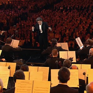 314K views · 9.8K reactions | When Gustavo Dudamel leads, magic happens. 彩✨ Here's a throwback to him conducting the Vienna Philharmonic / Wiener Philharmoniker in this beautiful rendition of Barber’s “Adagio for Strings” at the 2019 Summer Night Concert.  | Sony Classical | Facebook