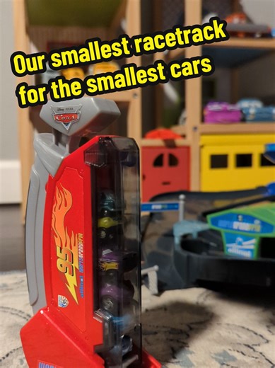 Cars Micro Drifters Super Speedway Playset Overview