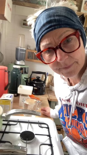 “The one with the Essiac Tea part one” #essiactea Genuine Essiac #helpyourselfwithcancer #iwanttoliveandiwill #essiacteaandcancer | 2 Pint Sized Lesbians and a Packet of Cancer