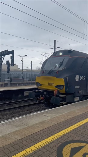 DRS ‘88001’ (“Revolution”) Class 88 Sprints through Wigan with the Tesco train! | WCML | 28/02/2026