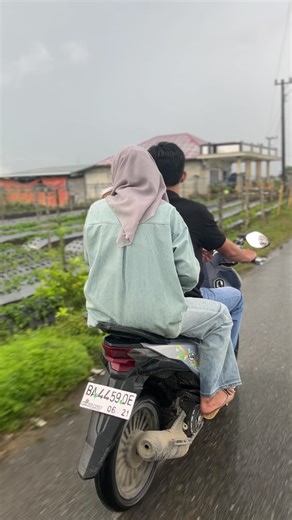 Cuaca Kurang Bersahabat, Tetap Semangat