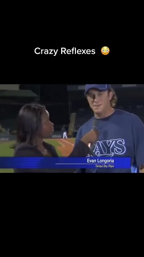 MLB Players Amazing Reflexes in Baseball Game