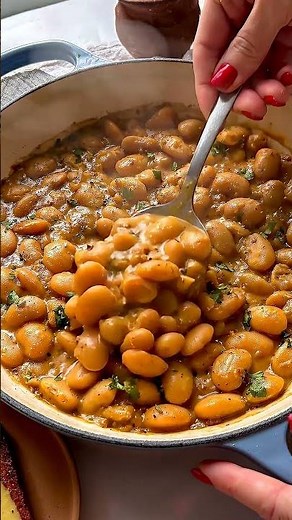 🥘 Creamy Tuscan Butter Beans 🔥 | Easy One-Pot Comfort Food Recipe!
