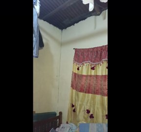 Fitness fanatic suffers home gym fail when pull-up bar breaks