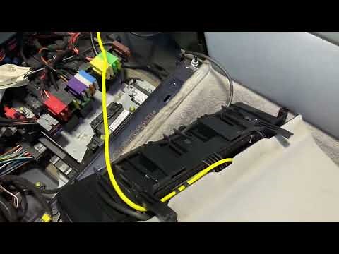 Mercedes SL R230 Centre Console Armrest removal