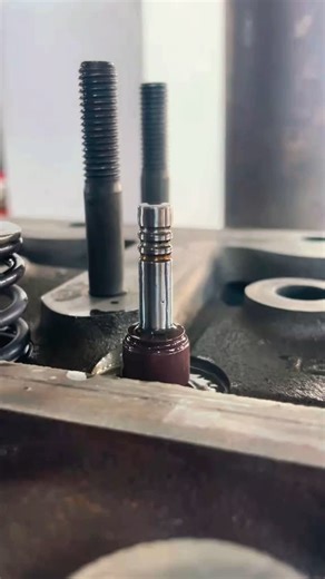 16K views · 692 reactions | Installing valve spring & retainer using...