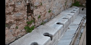 Pooping in ancient Rome