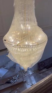 รีวิว Chandelier รุ่น Nova Cluster ห้องโถงใหญ่ บ้านลูกค้านะครับ ขอขอบคุณลูกค้าที่ไว้วางใจทาง กรุงเทพ เฟอร์นิเจอร์ ขอให้ลูกค้ามีความสุขเยอะๆ สุขภาพแข็งแรง เจริญก้าวหน้า ประสบความสำเร็จในทุกๆด้านเลยนะครับ Line ID : @bangkok_furniture FB PAGE : กรุงเทพ เฟอร์นิเจอร์ 📨IG : bangkok_furniture 📲Tel : 0814202778 TikTok : @bangkok_furniture123 กรุงเทพ เฟอร์นิเจอร์ Showroom อยู่ที่ เลขที่ 707 ศรีนครินทร์ ติดถนน เขตสวนหลวง แขวงสวนหลวง แขวงพัฒนาการ เขตสวนหลวง กรุงเทพมหานคร 10250 ❤️ Showroom เปิดทำการทุกวัน