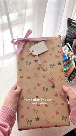 How to wrap a shoebox gift #hobby #diy #giftideas #gift #giftwrapping