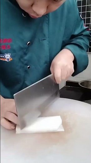 How to Use Chef Knife Skills for a Satisfying Vegetable Chopping Trick