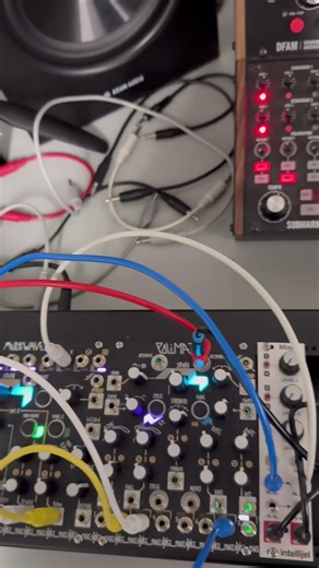 Cool patch using the Make Noise multiwave and polimaths #modular #synthjam #electronicmusic