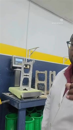 jamaicamateyangroupiePinkwall on Instagram: "I never feel a 25 pound block yet den"