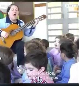 cancion Familia es papá y mamá o dos papas o dos mamas