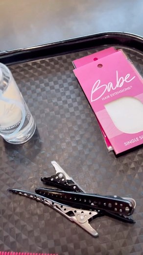 Tape-In extension removal made easy with Babe Hair National Educator @extendedstyles 💗 Her client wore the Tape-Ins for 8 weeks & starting with the Express Tape-In Remover allowed her to not have to clarify or dry the extensions! Tip✨ Using paper towels helps keep your fingers mess free & spraying the Original Tape-In Remover in the natural hair allows the residue to break down and slide from the hair. Courtney loves to use a fine tooth comb or lice comb to get all the residue out! ✨ Leave any