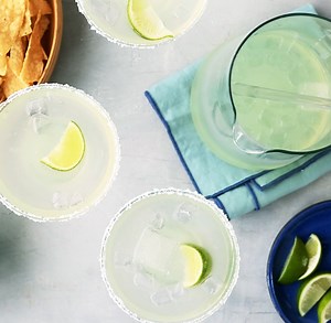 How to Make a Pitcher of Margaritas That Stays Fresh