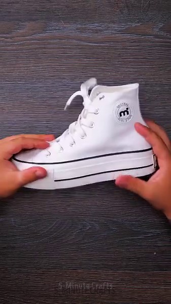 6.4M views · 4.2K reactions | Shoe customization into a portable keyboard  | 5-Minute Recycle | Facebook