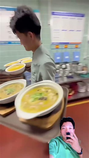 Serving customers using a hoverboard⁉️😱 #dubbing #funny #remix