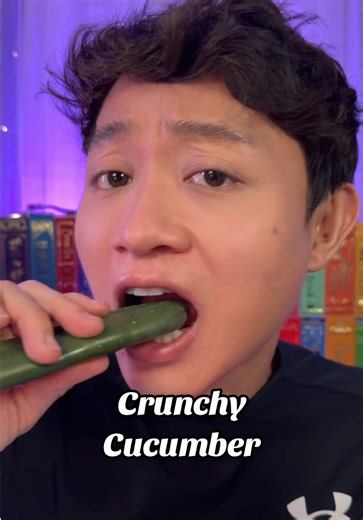 I still don’t know if it’s a pickle or a jalepeno #asmr #asmrvideo #asmrtiktoks #satisfying