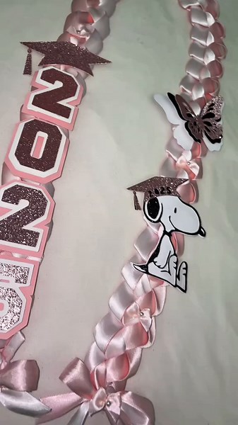 Coquette Snoopy Graduation Lei - Perfect for Celebrations!