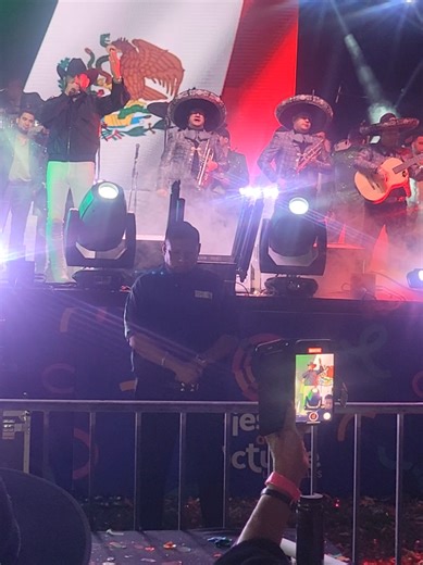 Pancho Barraza cantando con Mariachi... #panchobarraza #mariachi #LIVEIncentiveProgram #LIVEbringFANS #PaidPartnership