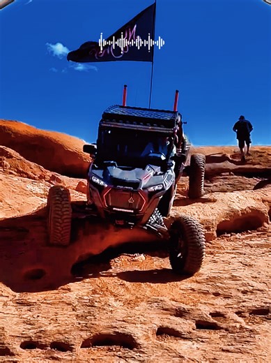 Almost feels like cheating.... almost😜 #NoCoWhips #UTVLife #sandhollow @SuperATV.com @Viper Machine @Vent Racing