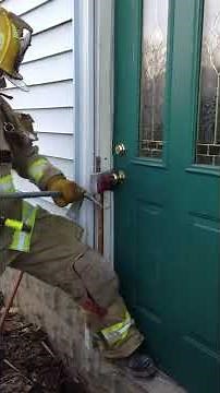 Single Firefighter Forcible Entry - Residential Door