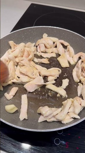 Straccetti di pollo al limone, la ricetta salvacena per eccellenzaa