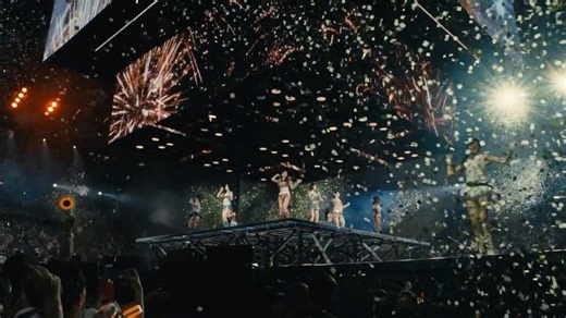 Live Nation SG on Instagram: "ONCE, did you 𝐅𝐞𝐞𝐥 𝐒𝐩𝐞𝐜𝐢𝐚𝐥 being part of one of the most unique K-pop concert experiences? 💞 With a 360° stage and two extended stages bringing them closer to the audience, @twicetagram has truly outdone themselves once again 🥹 🎦 @_mingen #TWICE #트와이스 #THISISFOR #TWICE_THISISFOR_WORLD_TOUR"