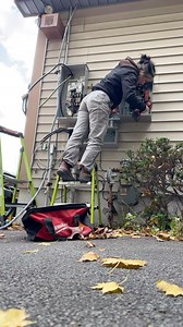 Part 1 of this service change, let’s break it down. We got an existing 200amp service with 1 meter that jumps to a sub panel from that SER you see outside. The goal is to move the current 200amp meter over, add a 200amp automatic transfer switch to that service THEN jump off the existing service for another 100amp meter with a 100amp transfer switch. We used 90% of existing to help the customer out and put in new where it was necessary! Boss stops in to help me finish terminating so I can get th