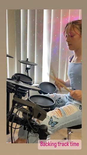 22K views · 789 reactions | Backing tracks  get to make my own beats 論 | Jazel Farrant | Facebook