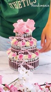 How to make a beatiful MONEY CAKE 🎂 We have a step-by step tutorial 💵 | Handimania