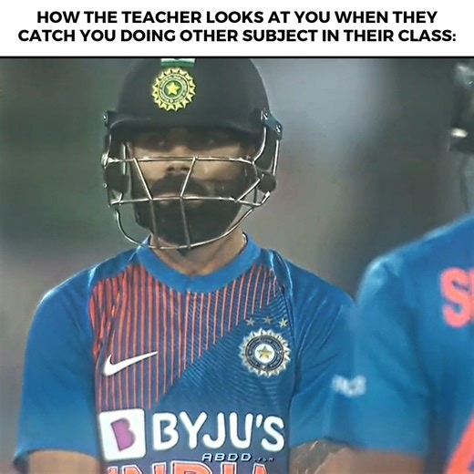 Abdd Edits on Instagram: "💀 . 日本利用压电瓷砖将脚步转化为电能。这些瓷砖捕捉来自你脚步的动能。当你行走时，你的重量和动作会对瓷砖产生压力。瓷砖会轻微弯曲，从而产生机械应力。瓷砖内部的压电材料将这种应力转化为电能。每一步都会产生少量电荷，而数百万步结合在一起就能产生足够的电力来驱动LED灯、数字显示屏和传感器。在像涩谷车站这样繁忙的地方，每天大约有240万个脚步为这一系统作出贡献。这些电能可以被储存或立即使用，从而减少对传统电力来源的依赖，并支持可持续的城市基础设施。这种方法将日常运动转化为实用的可再生能源。 #日本 #知识 #事实 #你知道吗 #推荐 #科技 #创新 #历史 #技术 #实验 #热门"