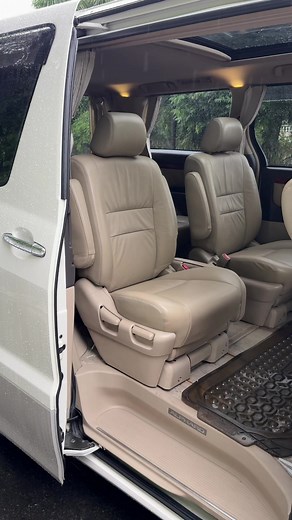 2005 Toyota Alphard MZG 2W Overview