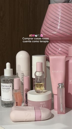 Mi adiccion 🥹💗 Ver el rosa me da años de vida. @rhode skin @SKIN1004 US @Glossier @Kylie Skin @Gisou @Diorbeauty 🌸✨ #GirlTherapy #CoquetteAesthetic #SkincareShelfie #PinkVibes #Glossier