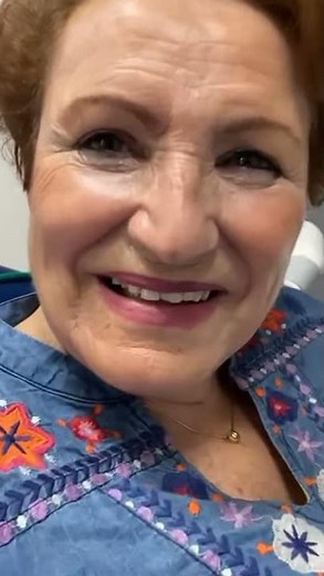 What is a PEEK denture? The new, more flexible and comfortable removable denture. #Shorts
