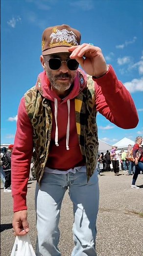 Hoodie + Vintage Levi’s Flea Market Fit!