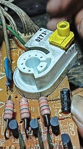 Installing crt socket #tips #pcb #soldering #electronic | Toni Sulistyo