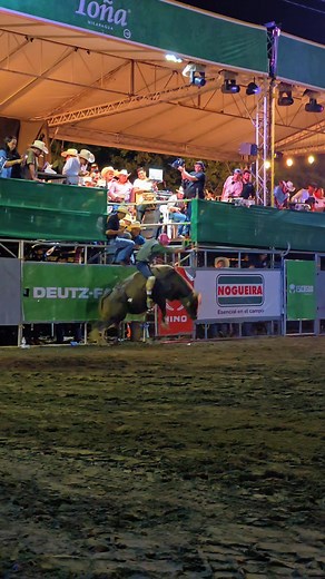 165K views · 5.7K reactions | Que coraje de montador no queria caer en este toro El Mini mini Vs Jimy Cortegano ( Matiguas )  | Rodeos Sin Fronteras | Facebook