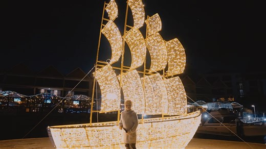 🎄✨ Discover the magic of Mandurah Christmas! ✨🎄 The festive season is here, and Mandurah has so much for everyone to enjoy! Join us in celebrating the holidays with events for all ages: 🎅 Mandurah Christmas Pageant Watch the streets come to life with our Christmas Pageant, proudly sponsored by Ray White - Mandurah supported by Lotterywest 🌟 Mandurah Christmas Lights Trail Take a walk through Mandurah’s sparkling Lights Trail and enjoy the magic of Christmas all around the city! Sponsored by 