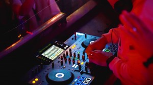 Jay Em x Soul Candi presents SOUL CANDI'S HOUSE. Here's what went down on the 3rd of August for the very first edition of Soul Candi's house in Gqeberha (Port Elizabeth) at Rooftop Garden Bar. Next edition loading ;-) Keep it locked. | Soul Candi