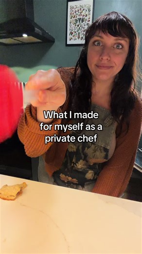 I’m experimenting with all the spooky treats in preparation for a Halloween party my sister and I are throwing. These are apple pie ghosts. It was a trust the process kind of baking session, some ghosts where look roughhh, BUT they baked up super cute and were DELICIOUS #gourmet #cookwithme #privatechef #cookingtutorial