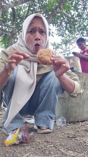 That's mango ice cream, not meatballs, kid🤣 #shorts #funny #funny