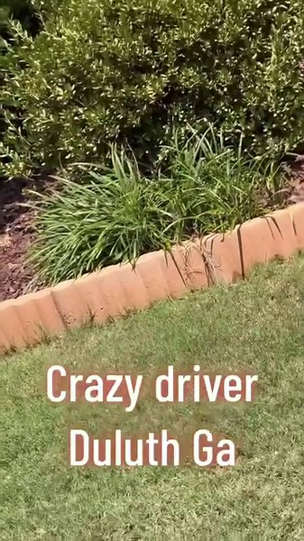 Today in Duluth someone in a white G-Wagon went from driveway to driveway crashing into cars in the neighborhood. 😮😮😮😮😮 | GAFollowers - Everything Georgia